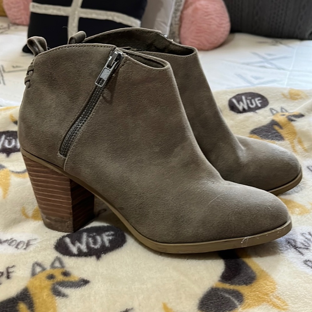 Report Booties